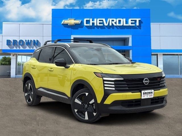 2025 Nissan Kicks SR in Other — front three-quarter view